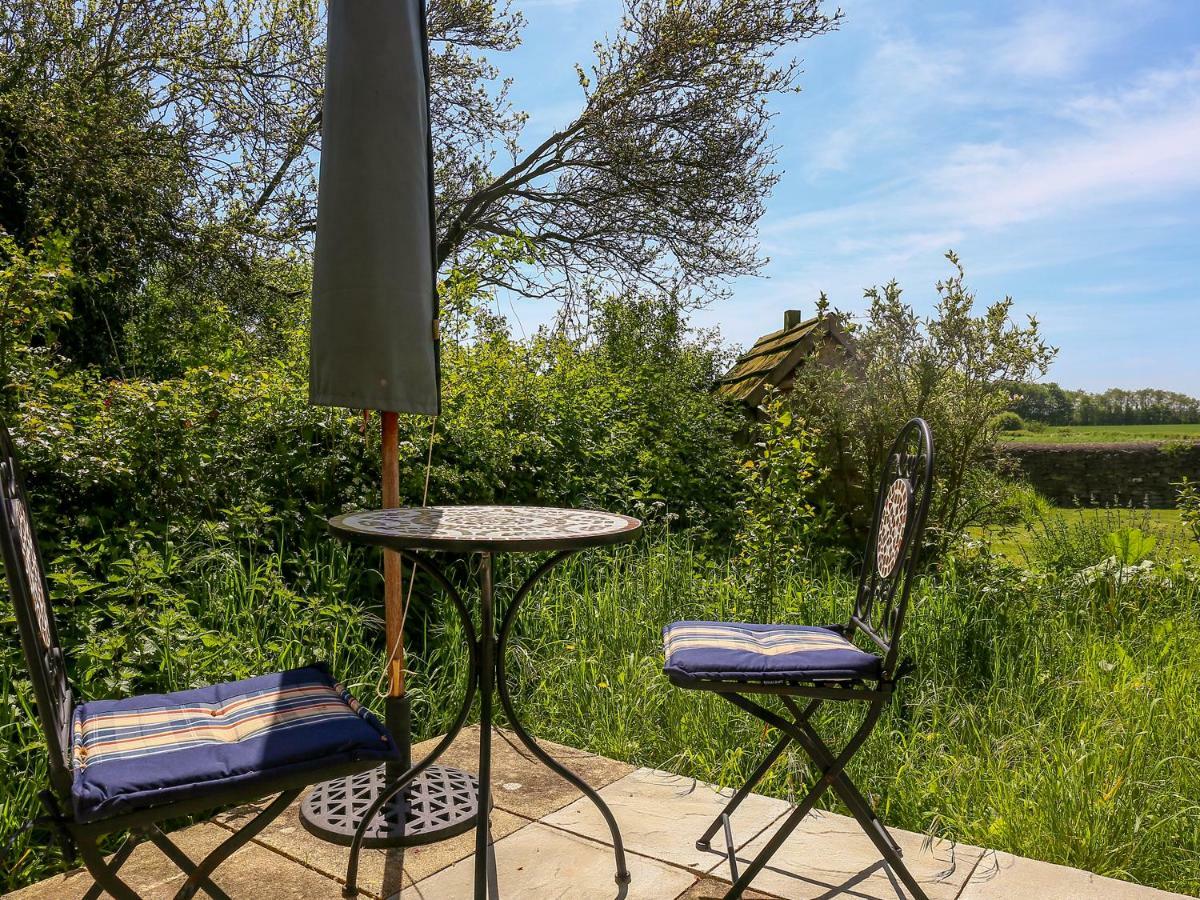 The Lodge At Mortons Malmesbury Exteriör bild